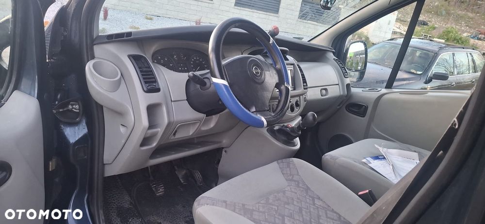 Opel Vivaro - 10
