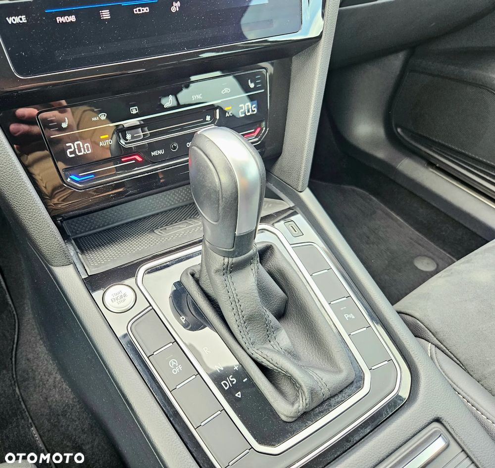 Volkswagen Passat - 25