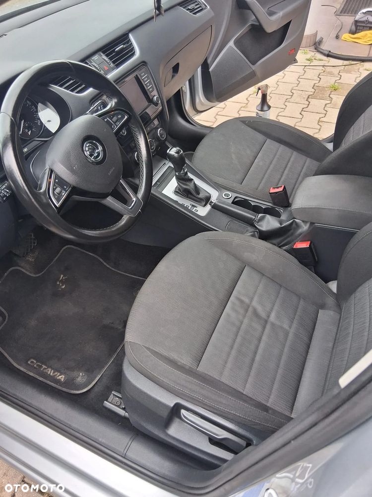 Skoda Octavia 1.6 TDI Style DSG - 8
