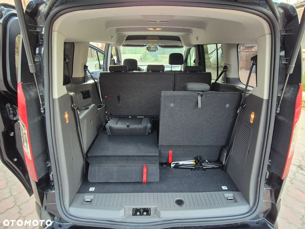 Ford Tourneo Connect Grand - 15