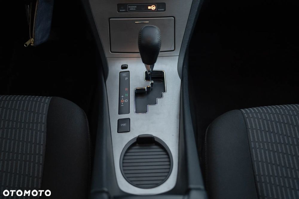 Toyota Avensis 1.8 Multidrive Business Edition - 26