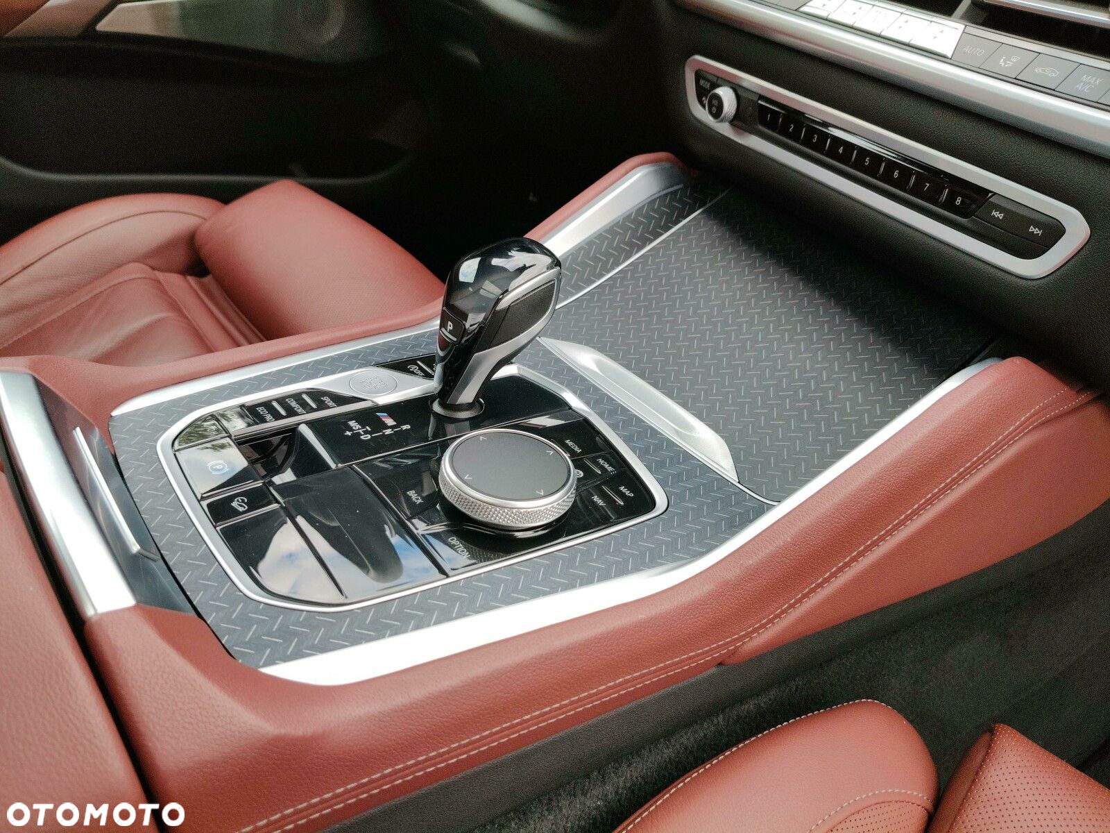 BMW X6 M50i - 27