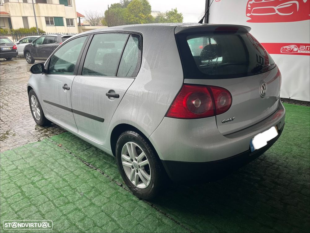 VW Golf 1.6 FSi Confortline - 8