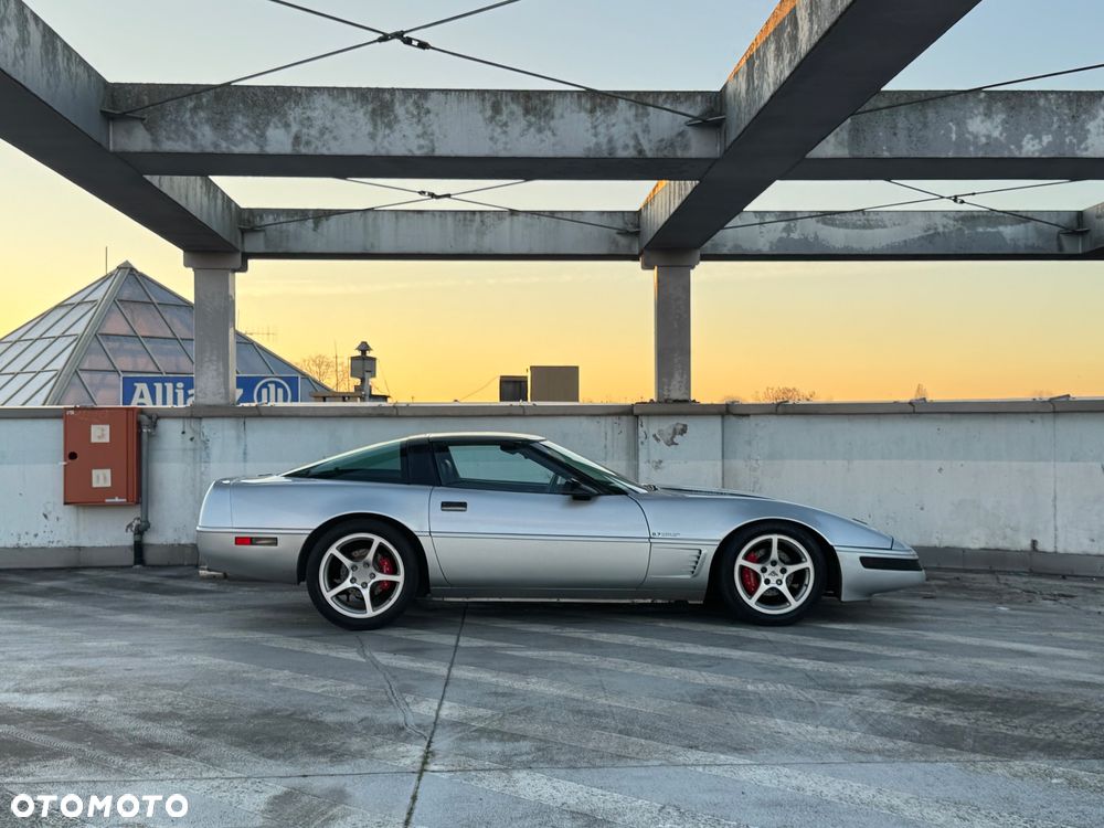 Chevrolet Corvette - 16