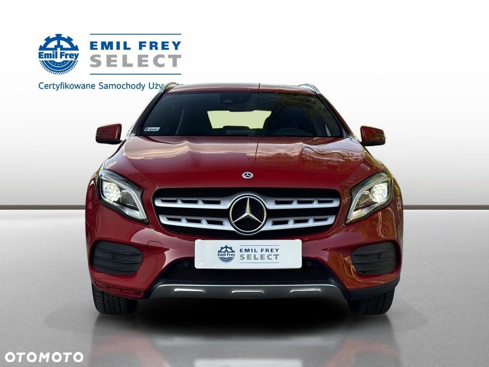 Mercedes-Benz GLA - 9