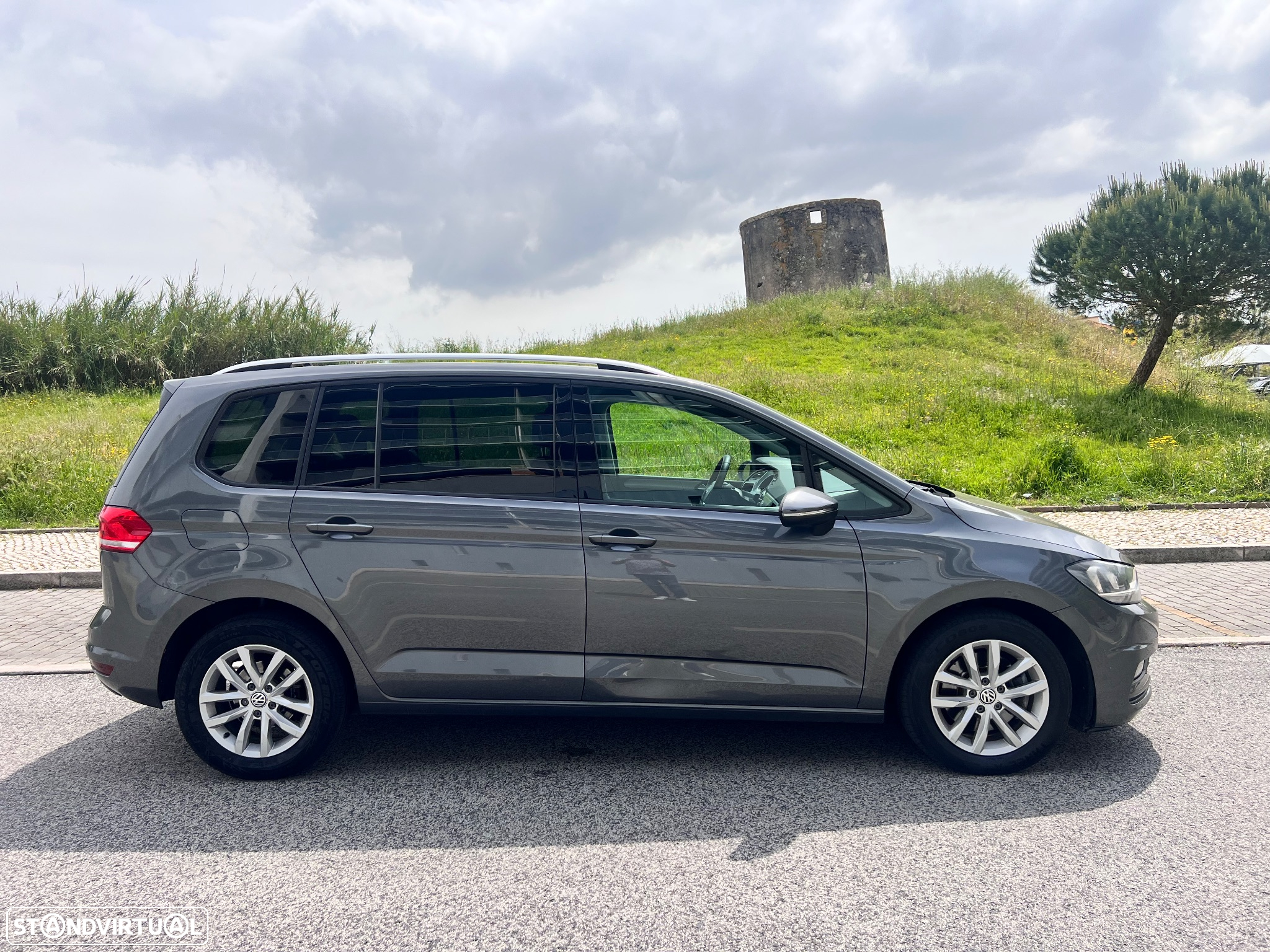 VW Touran 1.6 TDI Highline DSG - 6