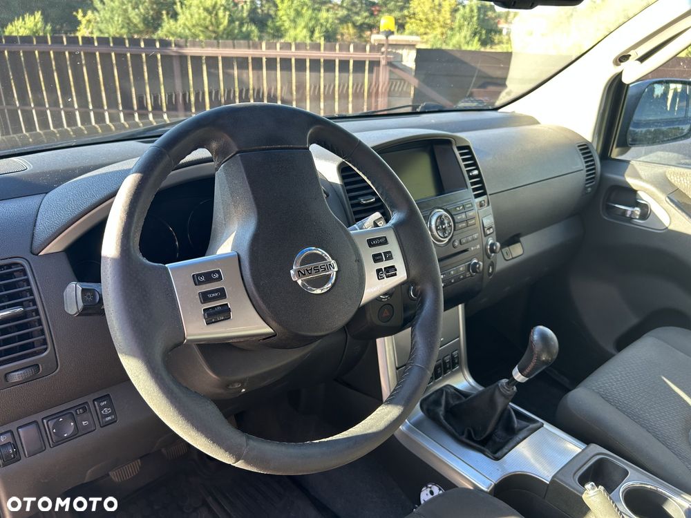 Nissan Pathfinder 2.5 D XE - 15