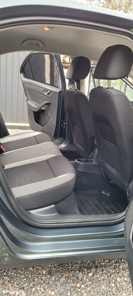 Skoda RAPID ver-1-6-tdi-dpf-ambition - 10