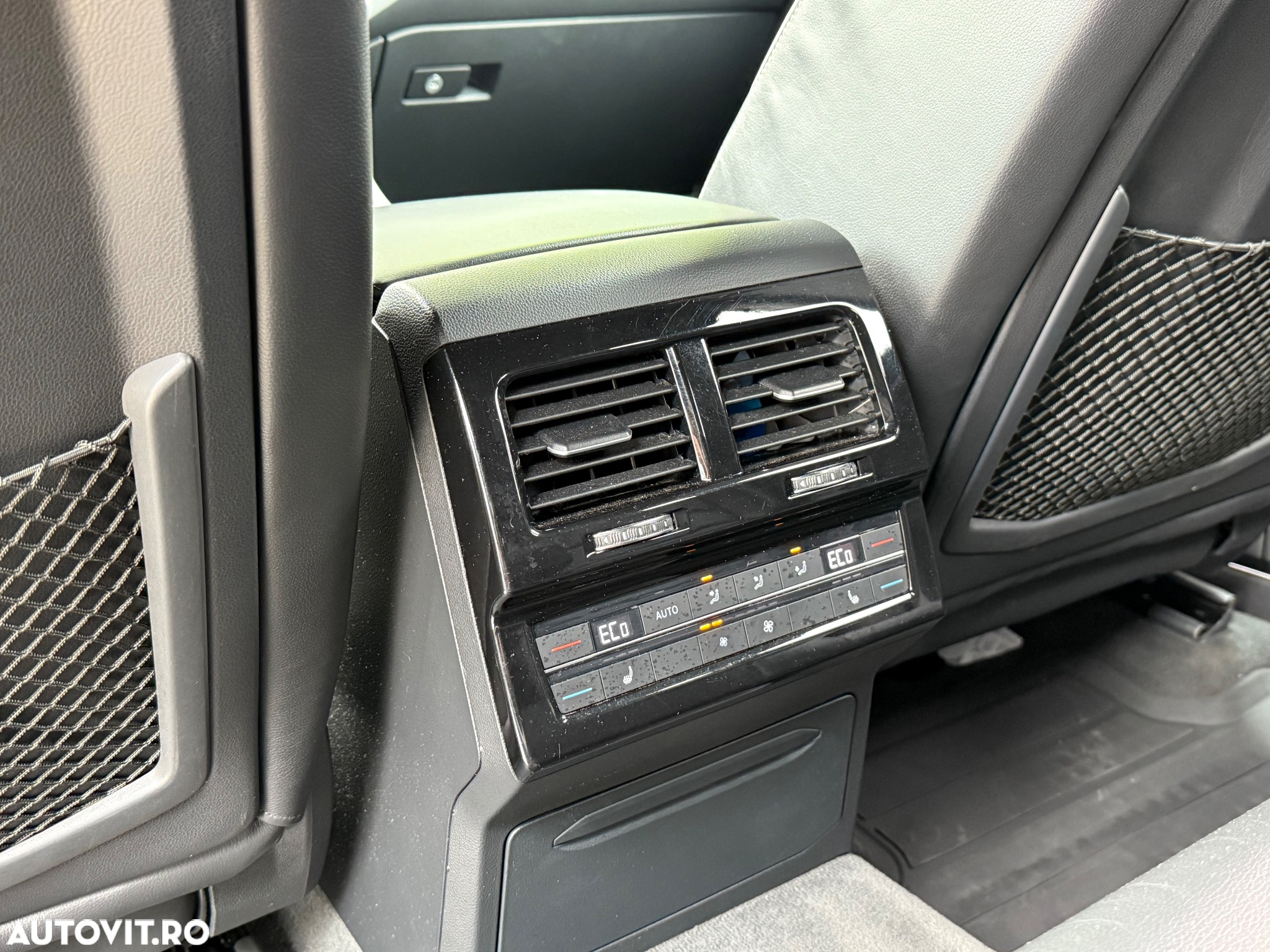 Volkswagen Touareg V6 TDI R-Style - 22