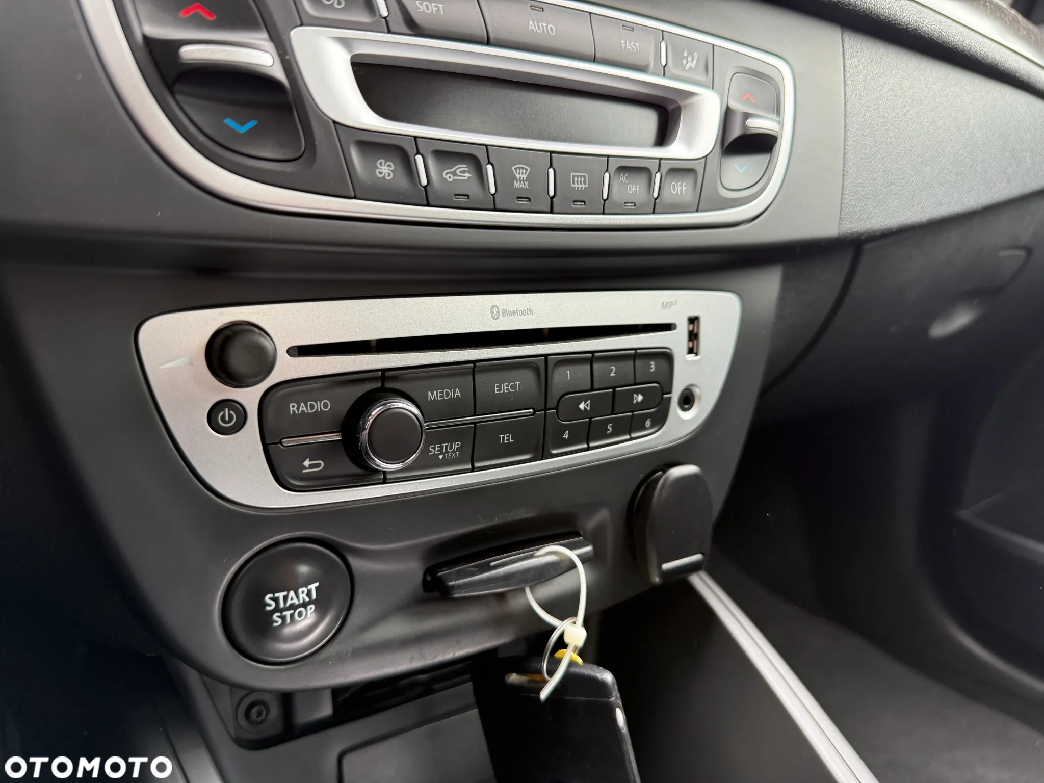 Renault Megane 1.5 dCi Bose EDC - 33