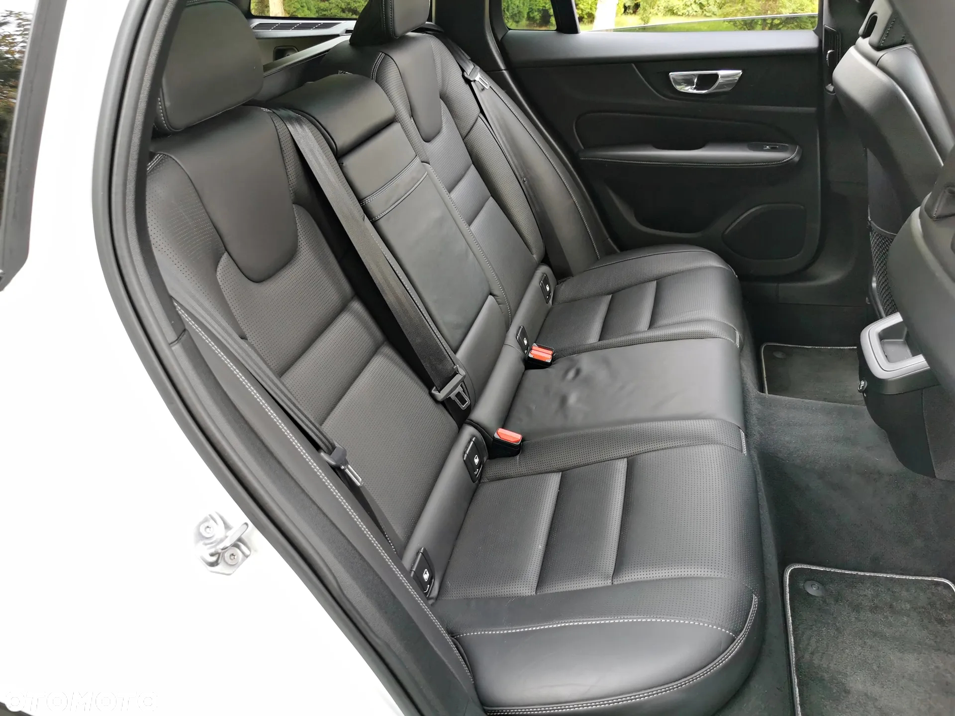 Volvo V60 D3 Geartronic R-Design - 24