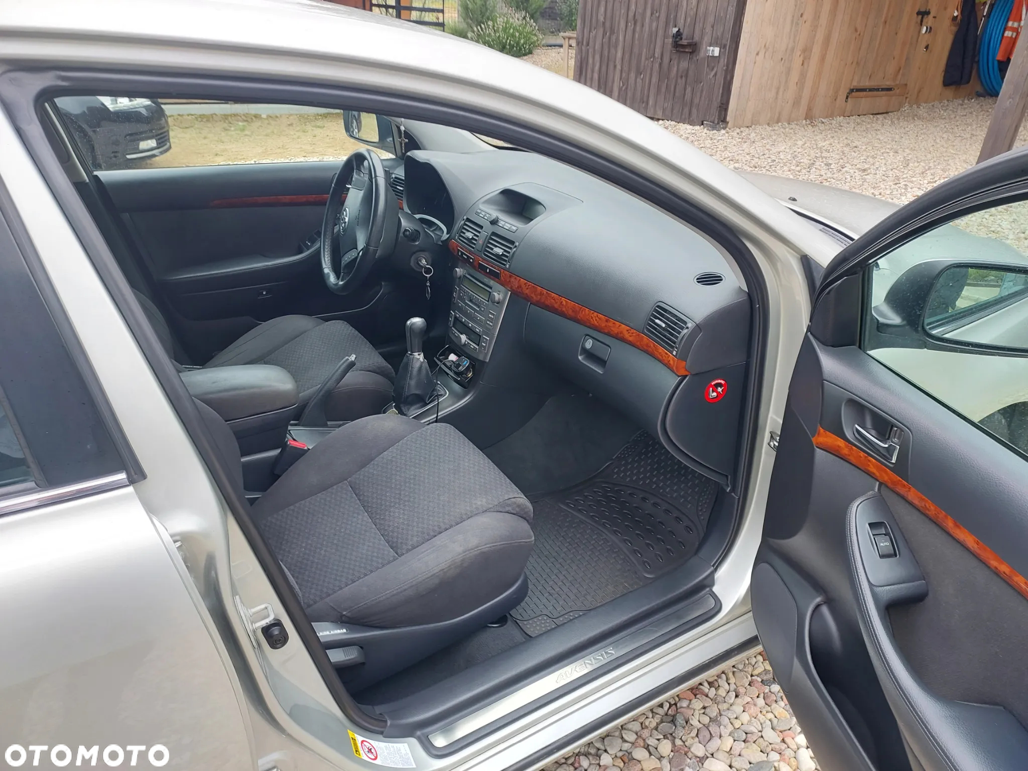 Toyota Avensis 2.0 D-4D Sol - 11