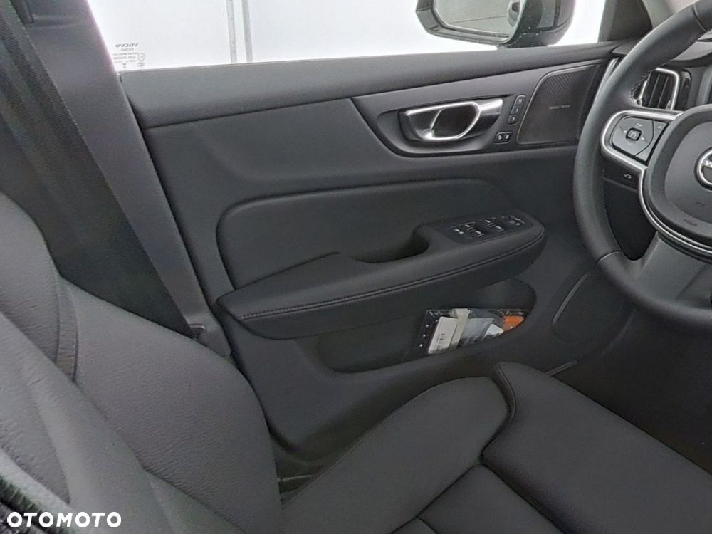 Volvo V60 B4 B Plus Dark - 12