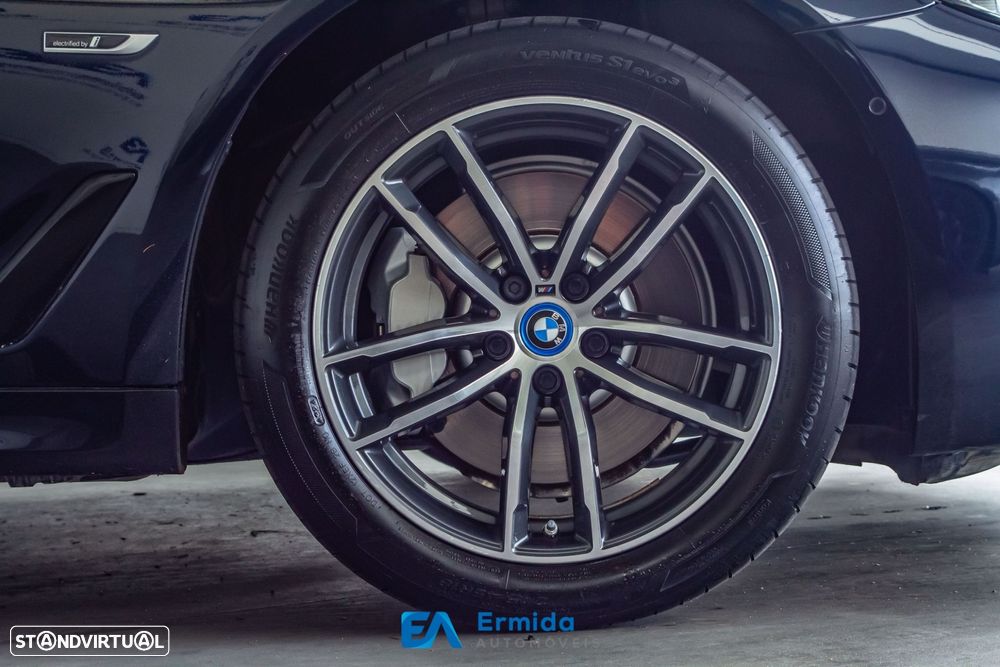 BMW 530 e Pack Desportivo M - 9