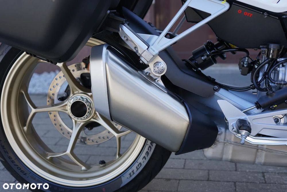 Moto Guzzi V100 Mandello - 8