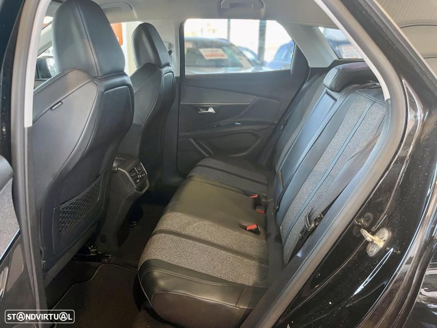 Peugeot 3008 1.2 PureTech Allure Pack EAT8 - 31