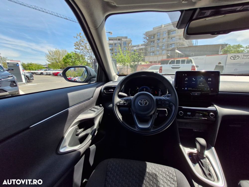 Toyota Yaris Cross - 17
