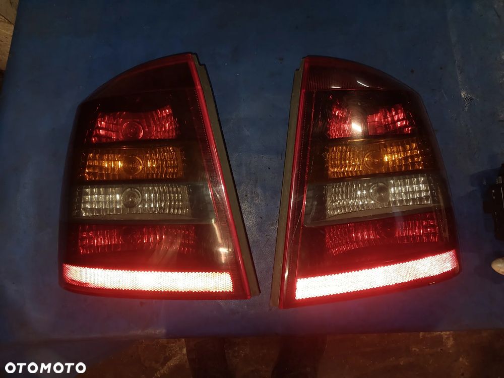 Opel Astra G 2 II lampy tył tylne HB Hatchback prawa lewa KOMPLET wkład oprawki - 1
