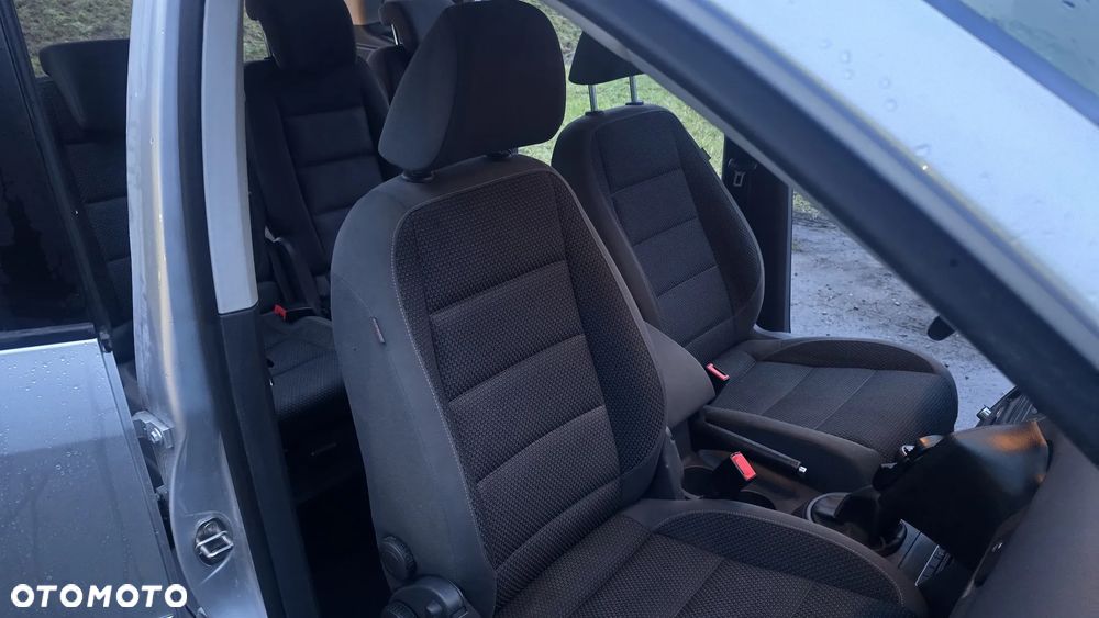 Volkswagen Touran 1.6 TDI DPF Comfortline - 27