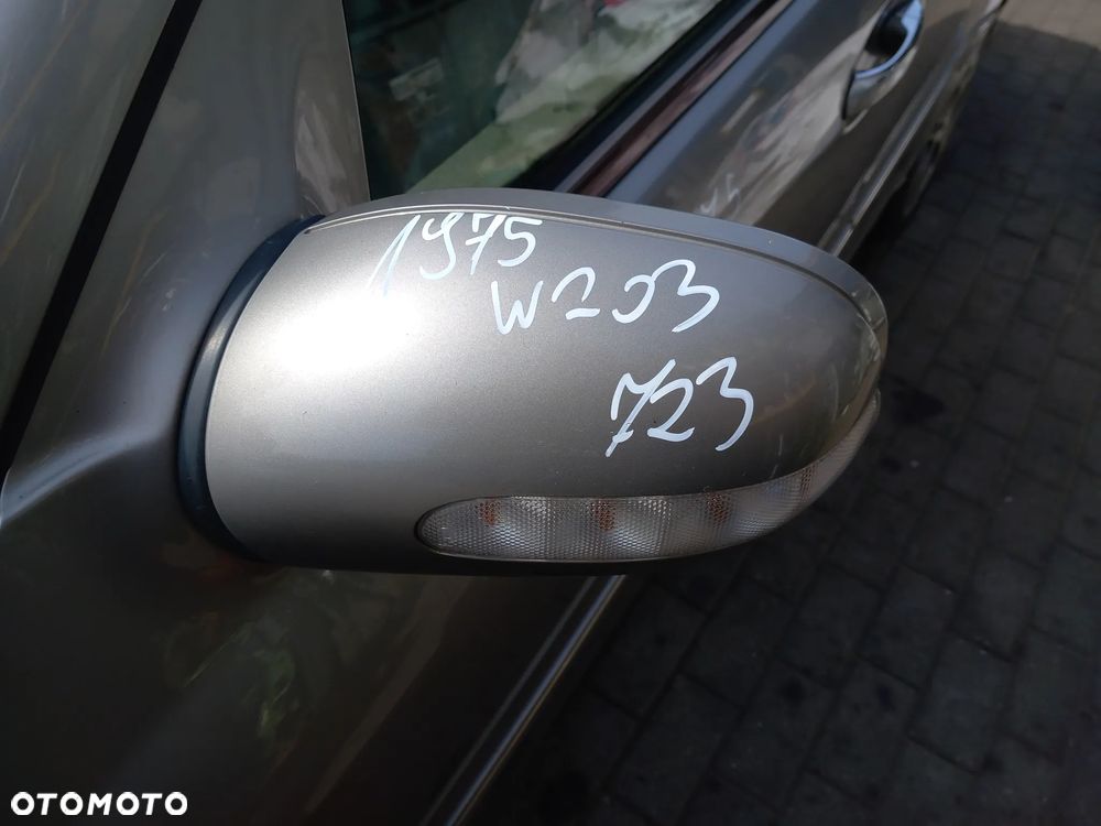 MERCEDES W203 C-KLASA LUSTERKO LEWE PRZEDNIE LEWY PRZÓD KOLOR: 723