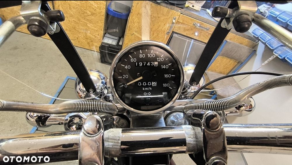 Suzuki Intruder - 14
