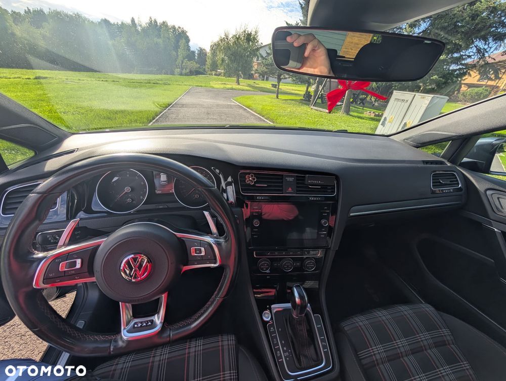 Volkswagen Golf - 19