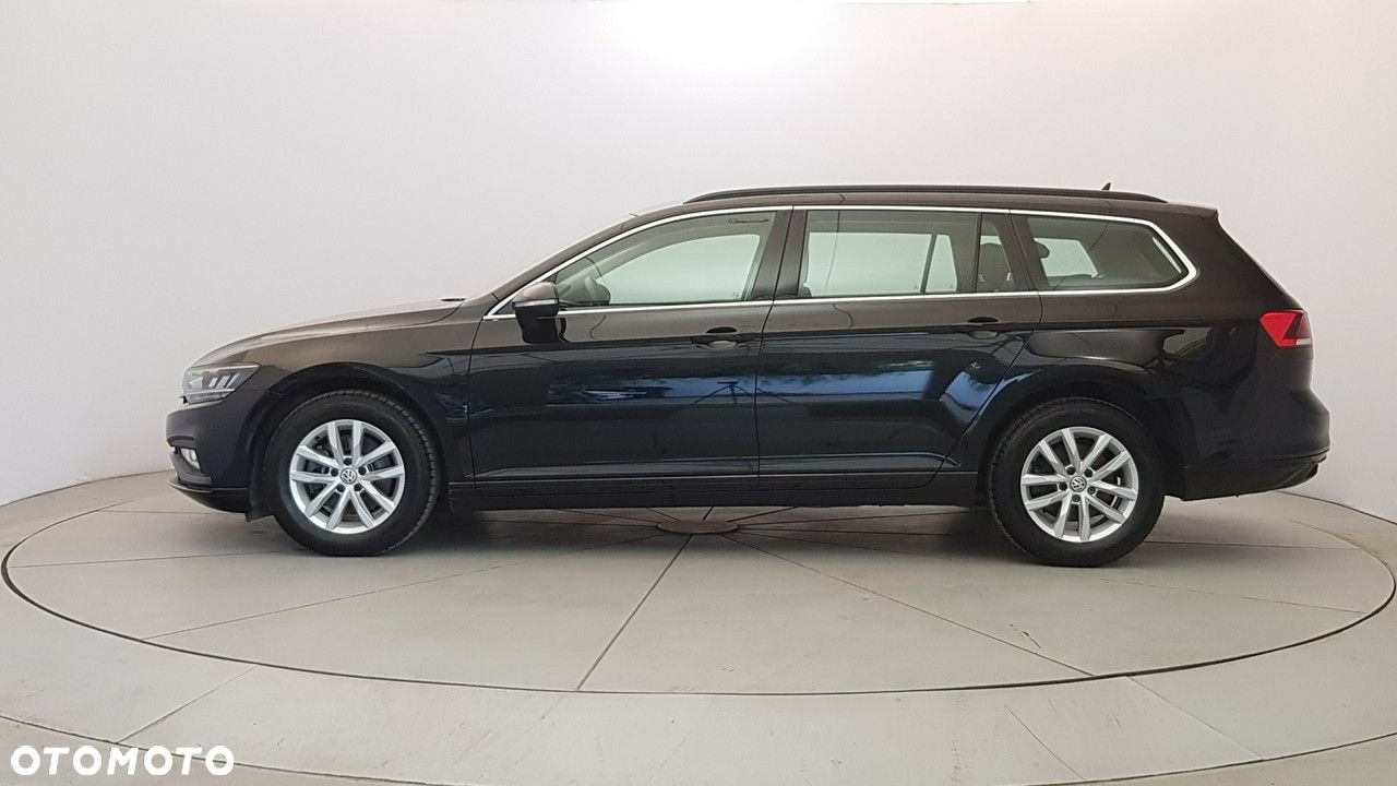 Volkswagen Passat - 4