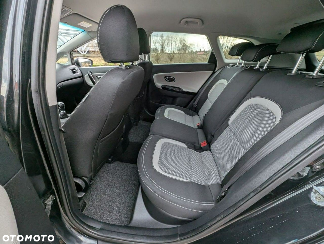 Kia Ceed - 16