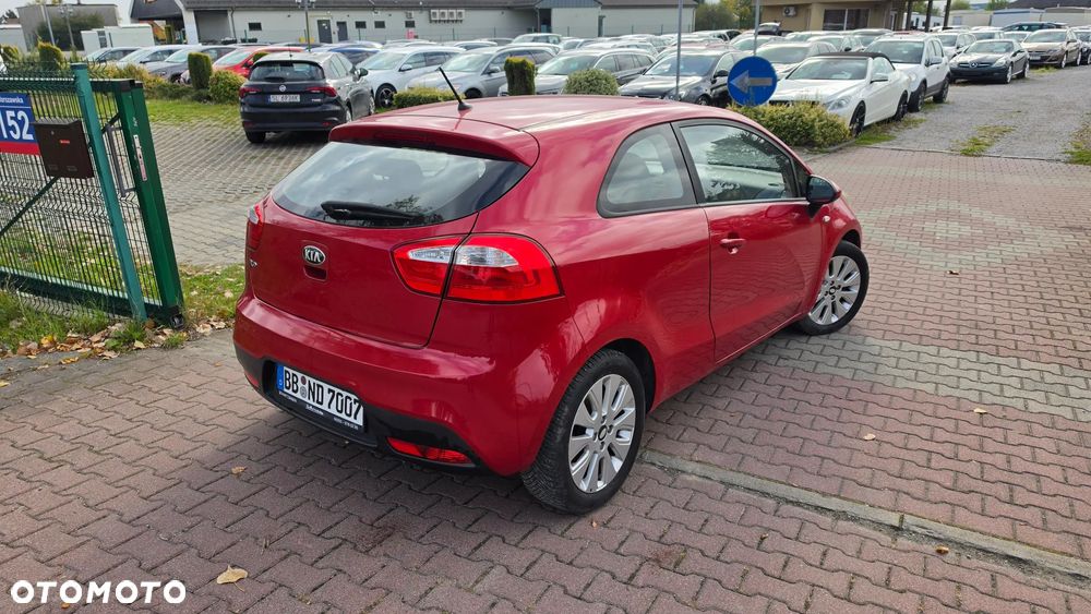 Kia Rio 2013 photo 3