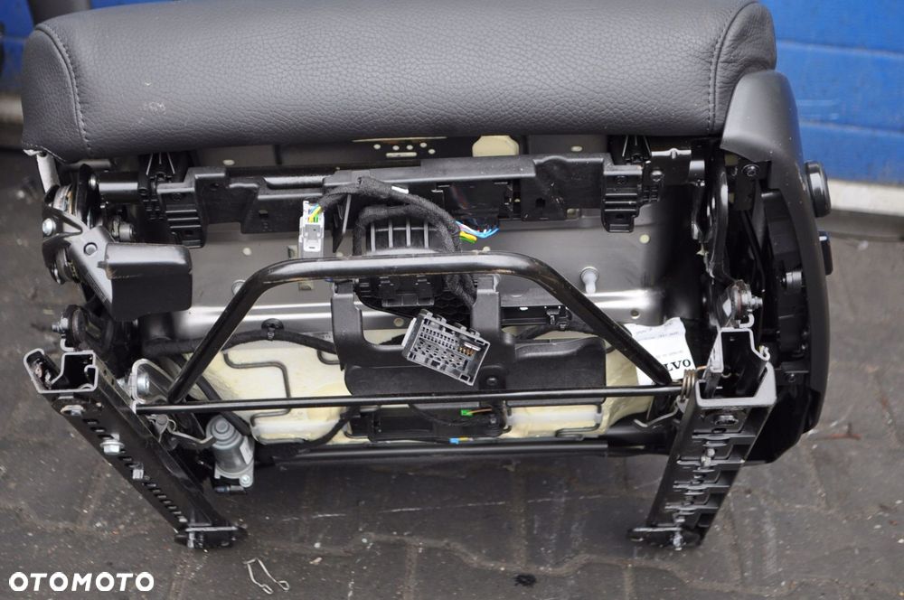 VOLVO XC60 II KOMPLET FOTELI FOTELE SIEDZENIA SKÓRA - 10