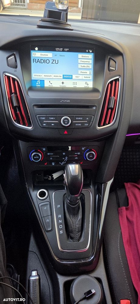 Ford Focus 2.0 TDCI Powershift Titanium - 19