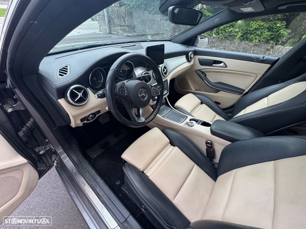 Mercedes-Benz CLA 220 - 12