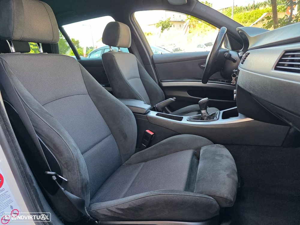 BMW 320 d xDrive - 23