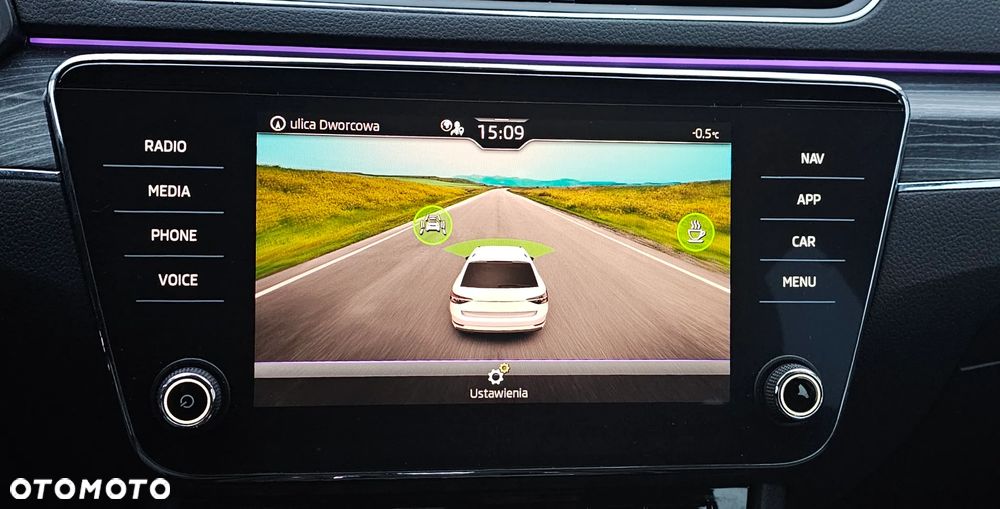 Skoda Superb 2.0 TDI DSG Premium Edition - 32