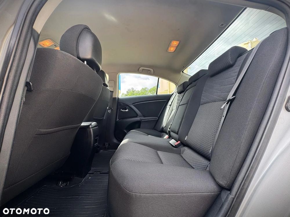 Toyota Avensis 2.0 Sol plus EU5 MS - 10