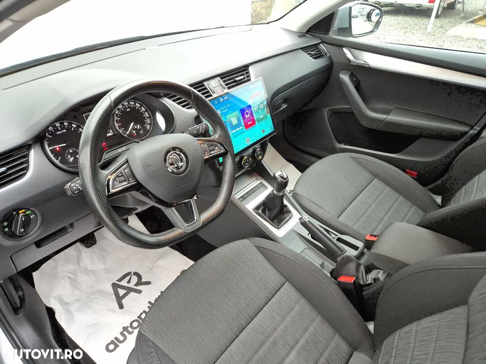 Skoda Octavia 2.0 TDI STYLE - 9