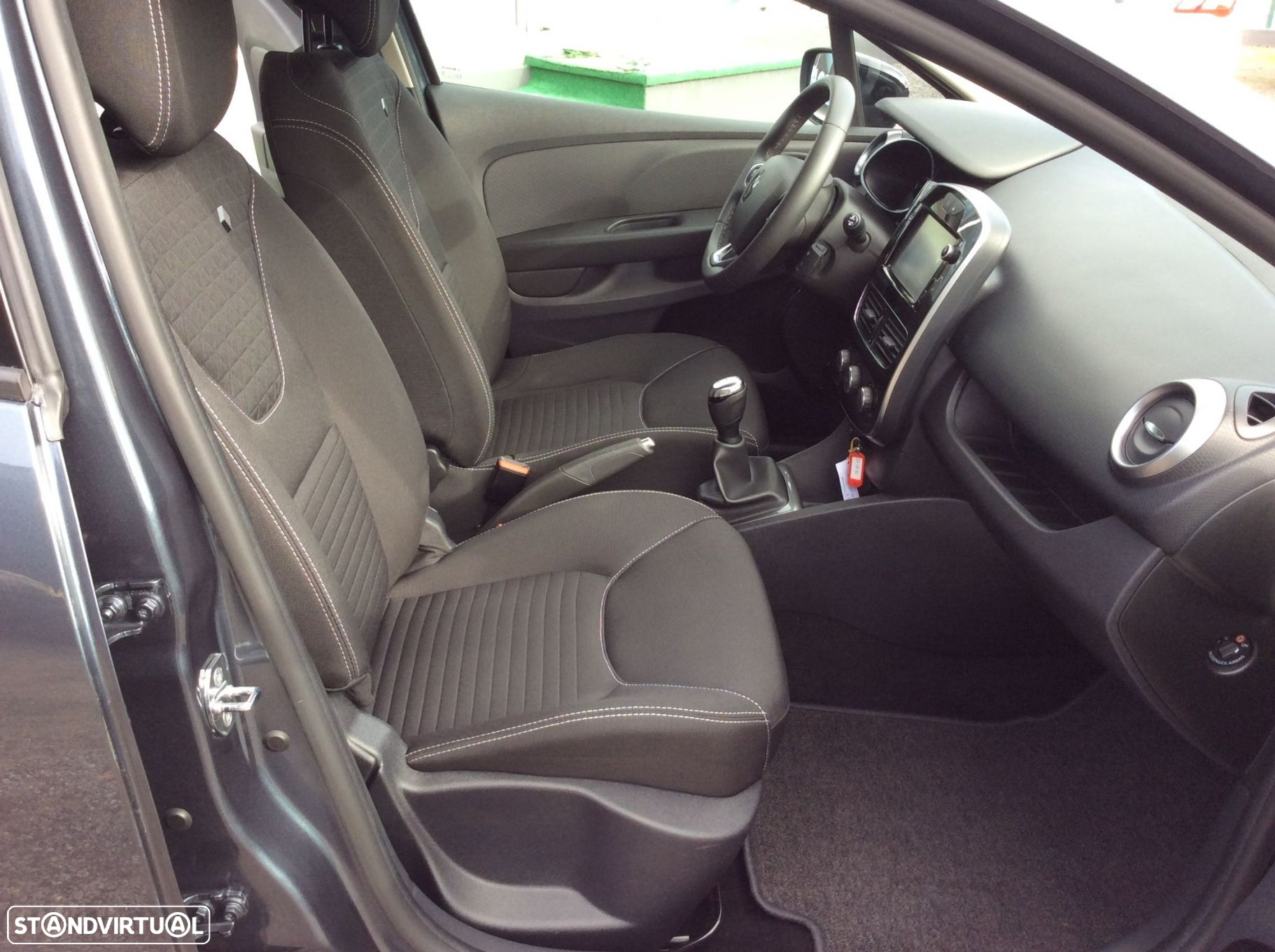 Renault Clio Sport Tourer 1.5 dCi Limited - 26