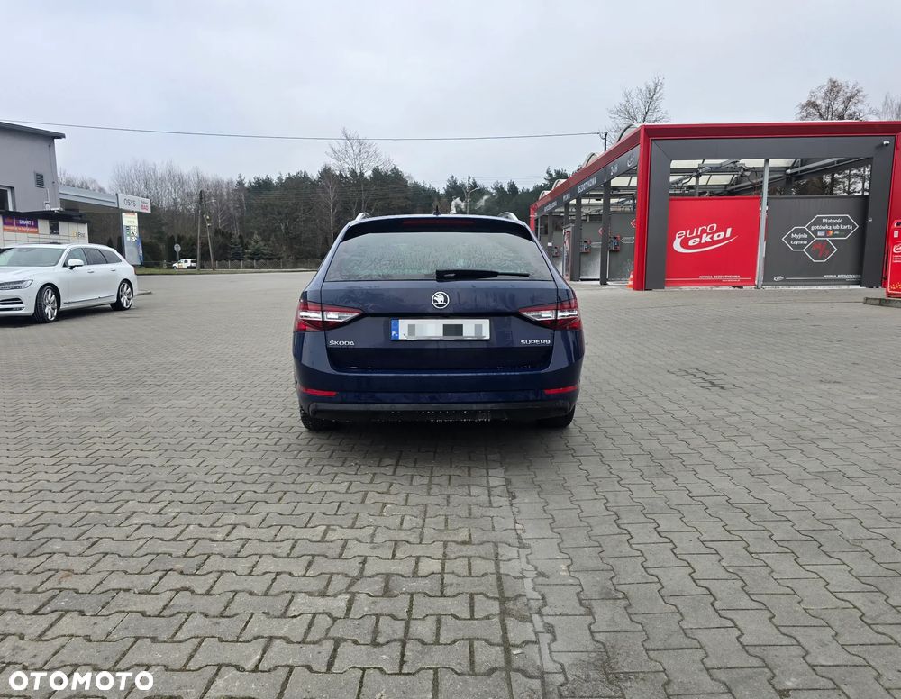 Skoda Superb 2.0 TDI L&K DSG - 14
