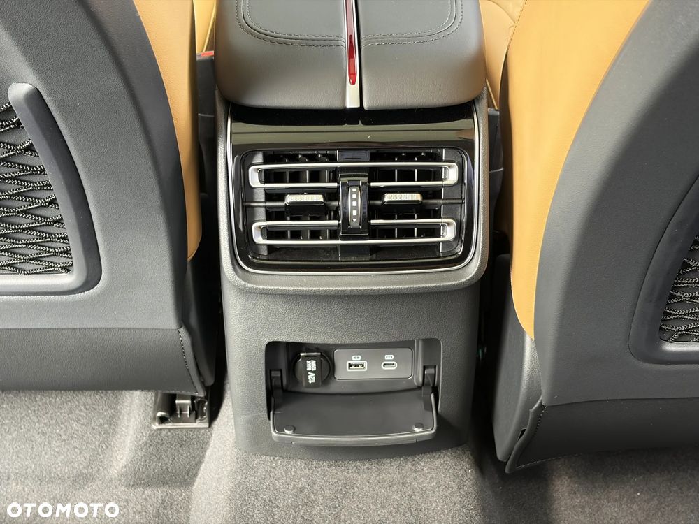 Hongqi HS5 2.0T Executive AWD - 22