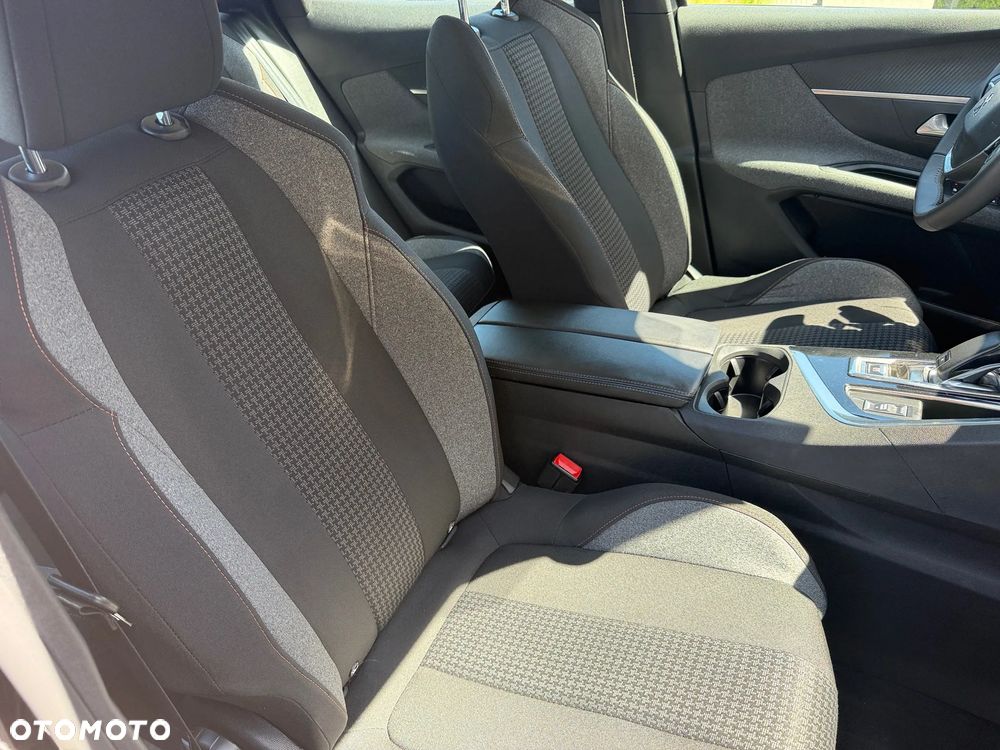 Peugeot 3008 - 21