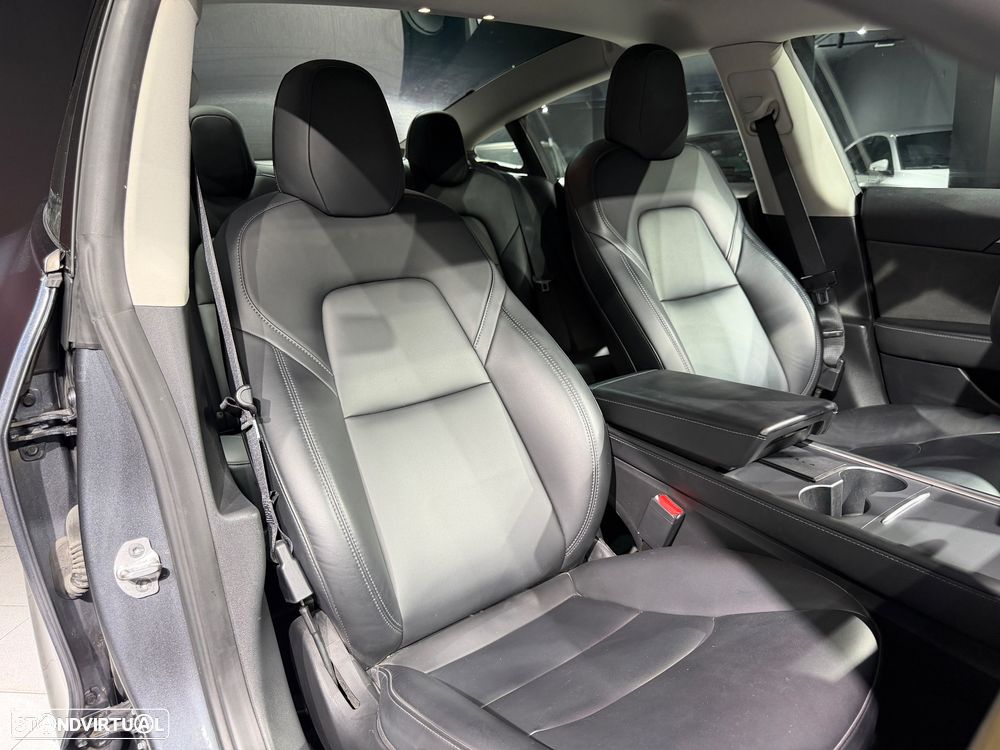 Tesla Model 3 Long-Range Dual Motor AWD - 44