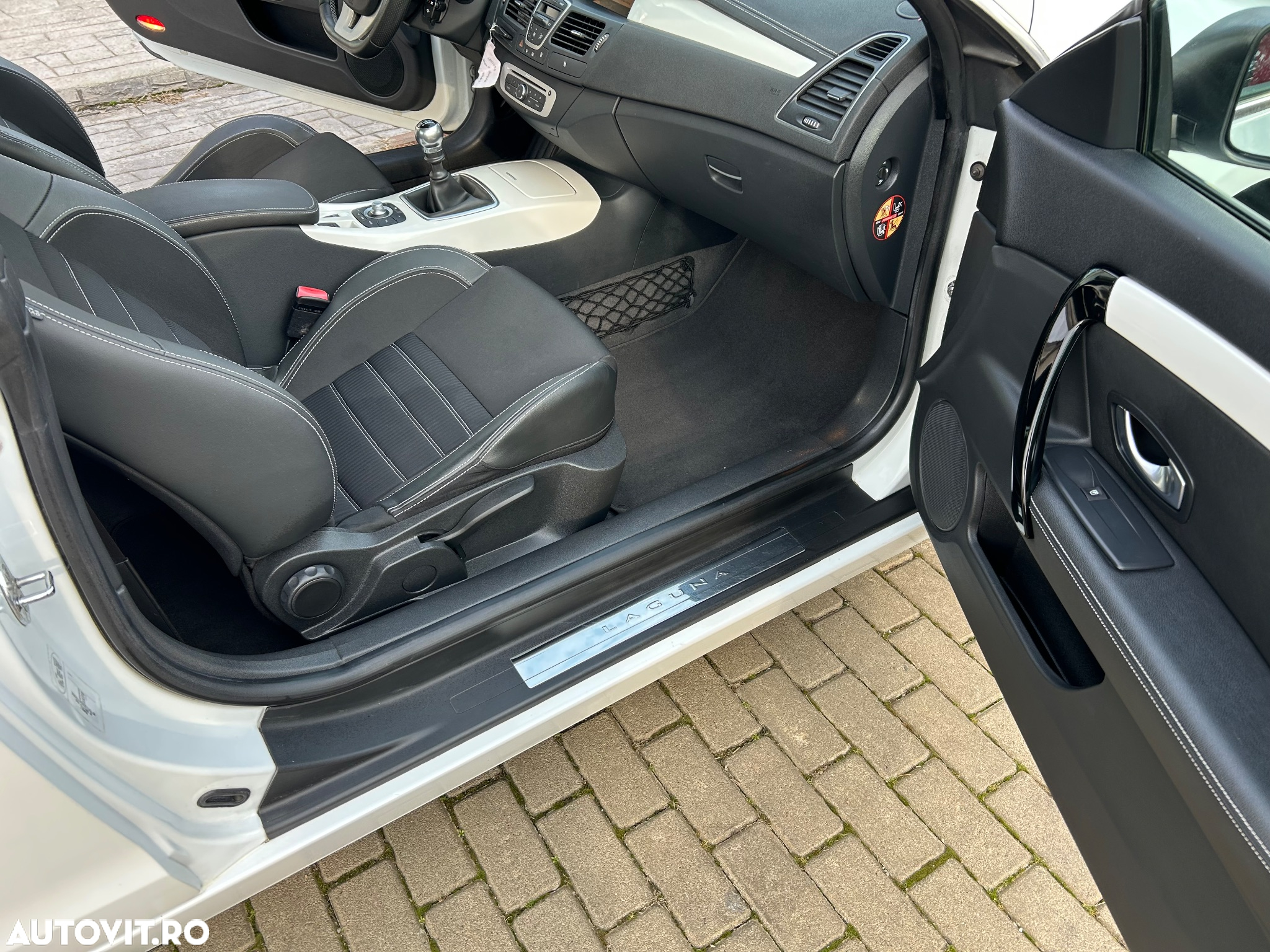 Renault Laguna Coupe dCi 175 FAP - 21