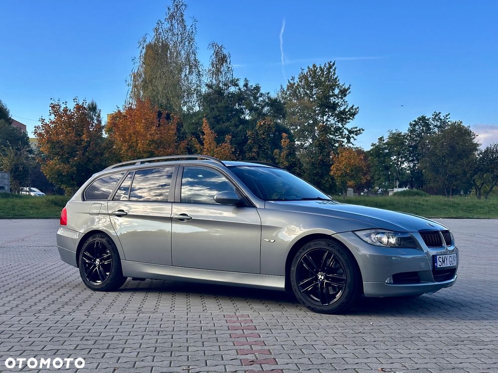 BMW Seria 3 320i Touring - 4