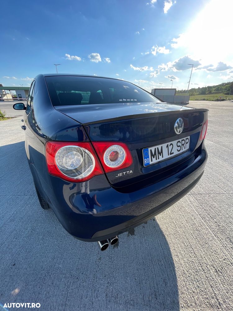 Volkswagen Jetta 1.6 Comfortline - 4