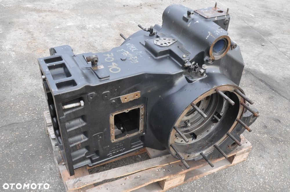 OBUDOWA MOSTU NEW HOLLAND T7040 T7060 87650218 - 1