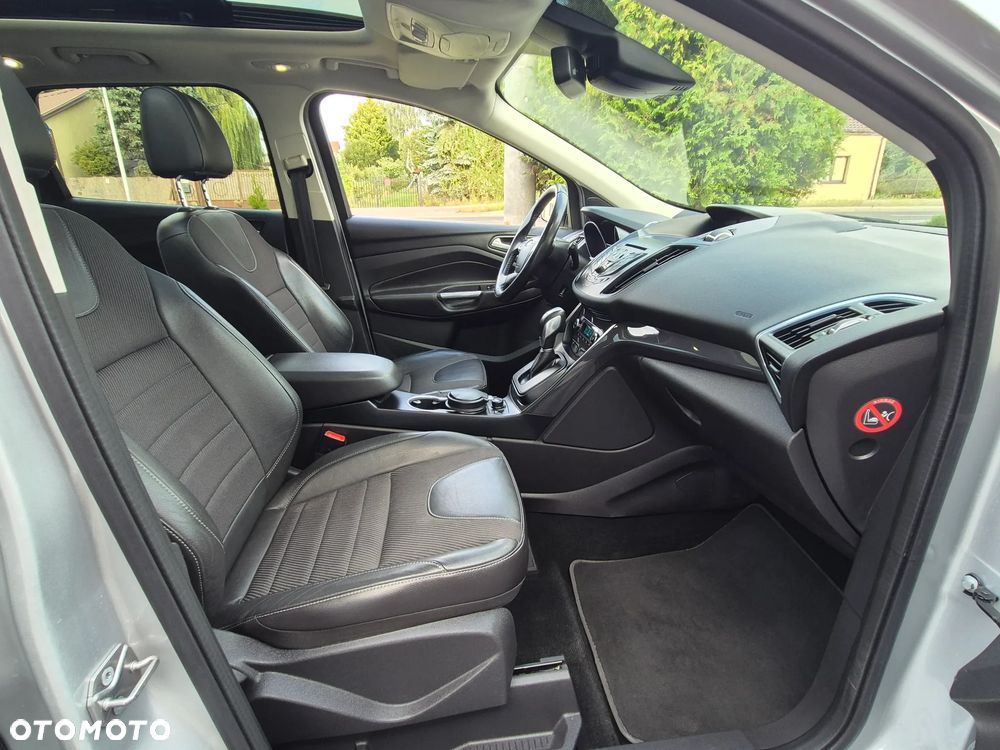 Ford Kuga 2.0 TDCi 4x4 Titanium - 32