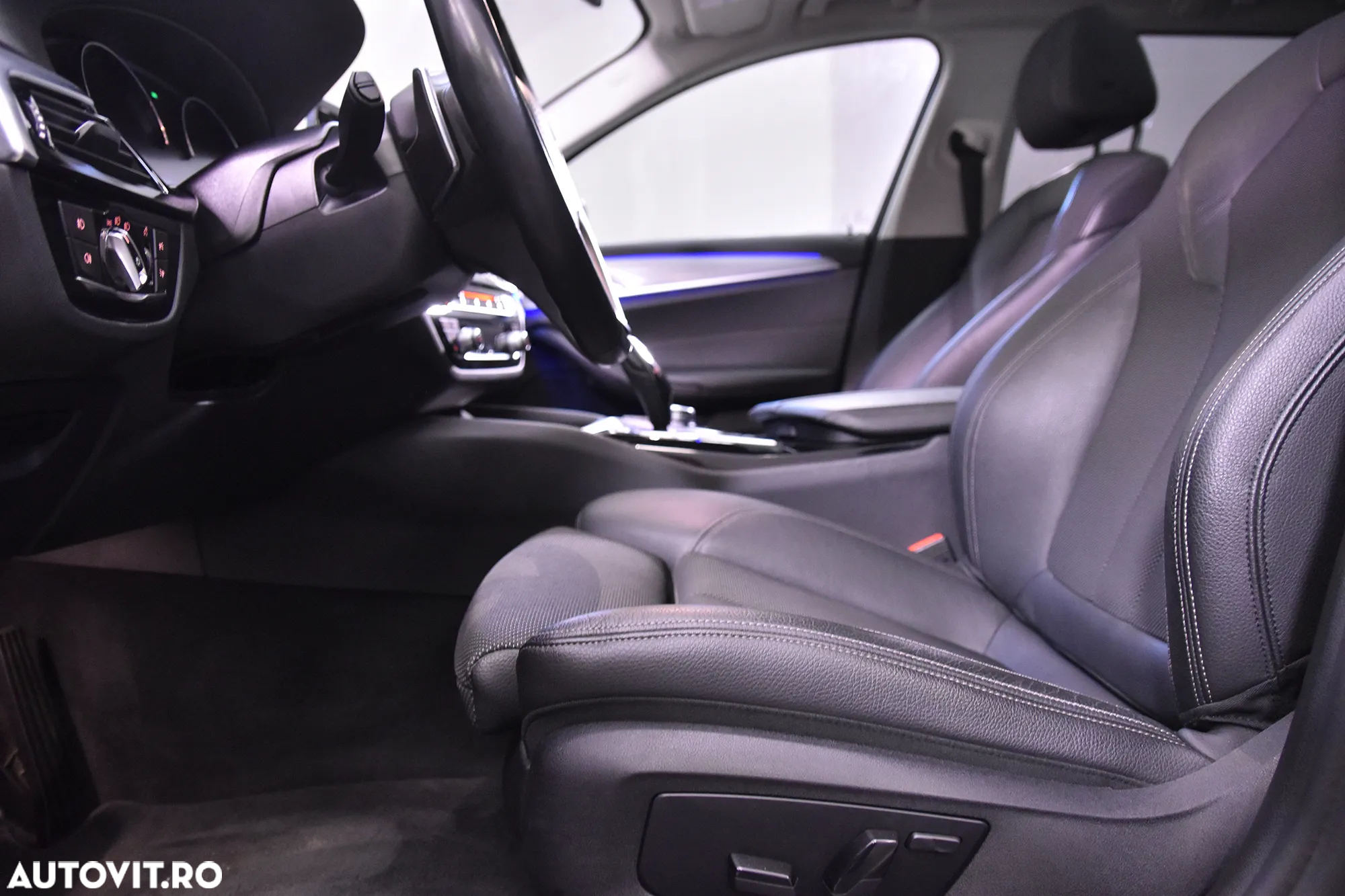 BMW Seria 5 525d Touring Aut. Sport Line - 25