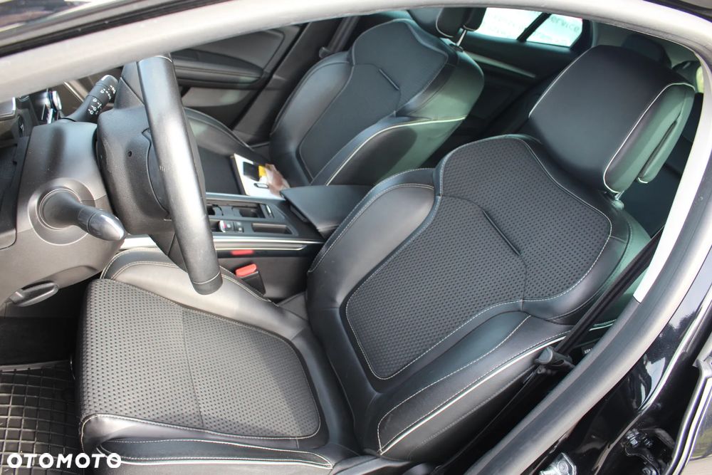 Renault Megane 1.2 16V TCe Bose EDC EU6 - 10