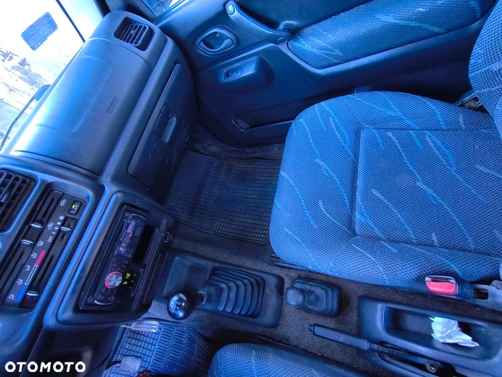 Suzuki Jimny 1.3 - 8