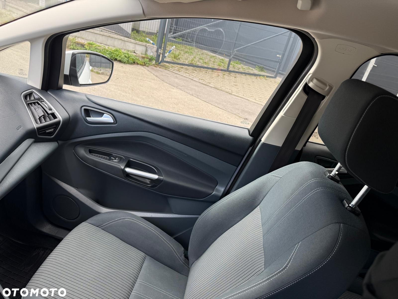 Ford C-MAX 1.0 EcoBoost Titanium ASS - 19